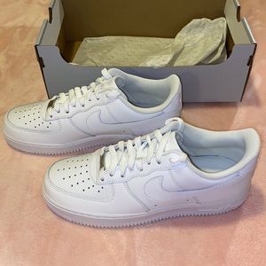 Classic whites women’s air force 1 ‘07